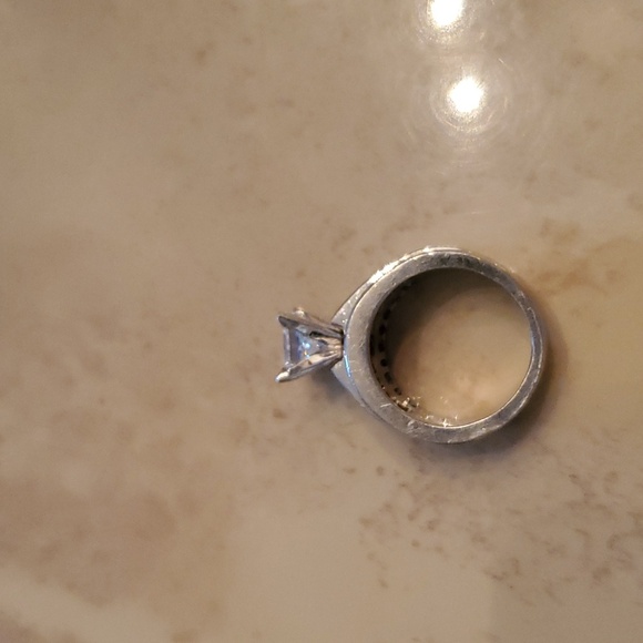 Platinum Total 4.07 Carats Diamond Ring - Picture 4 of 7